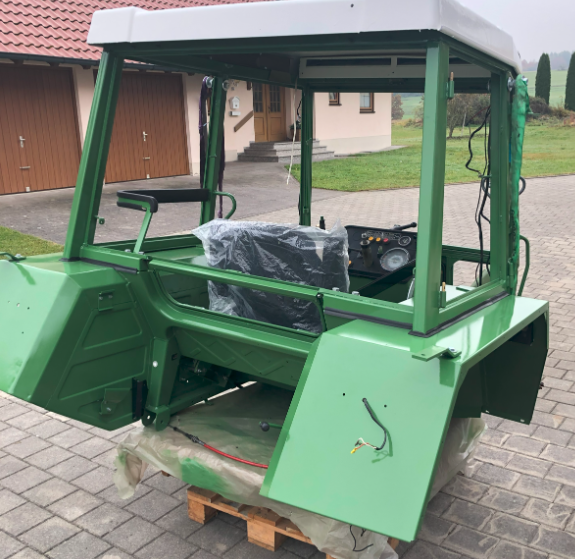 Fendt Kotflügel-Bausatz rechts